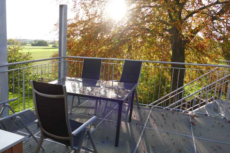 Balkon in der Herbstsonne